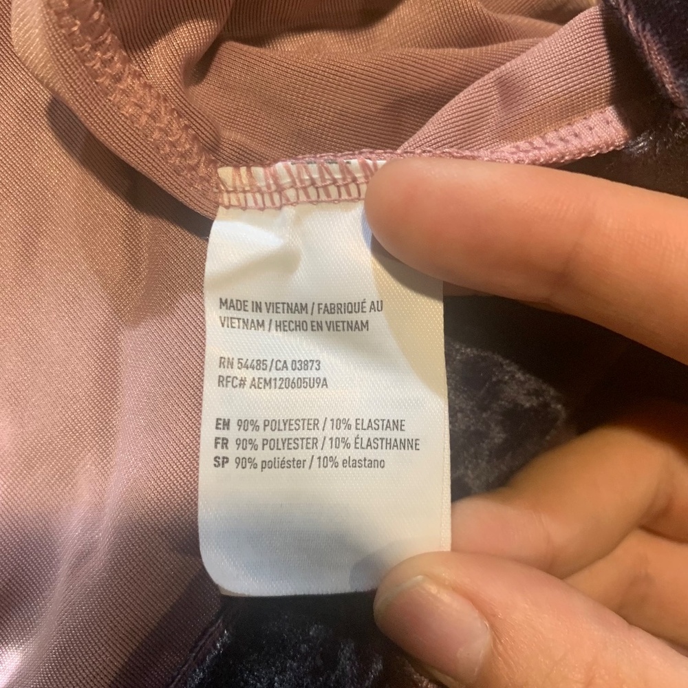 23. American Eagle Ombre Colored Top Size XL - Picture 9 of 12